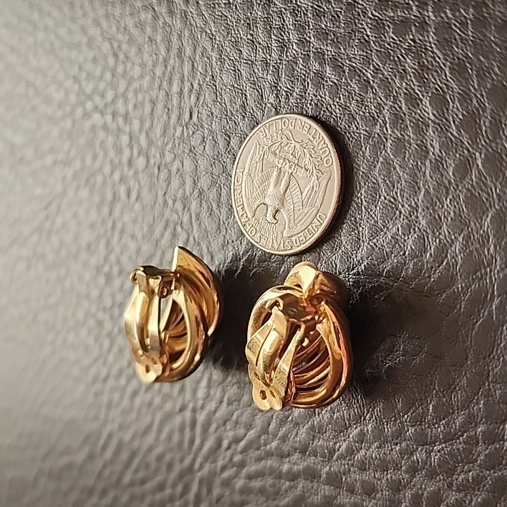 VTG clip on earrings - Picture 7 of 7